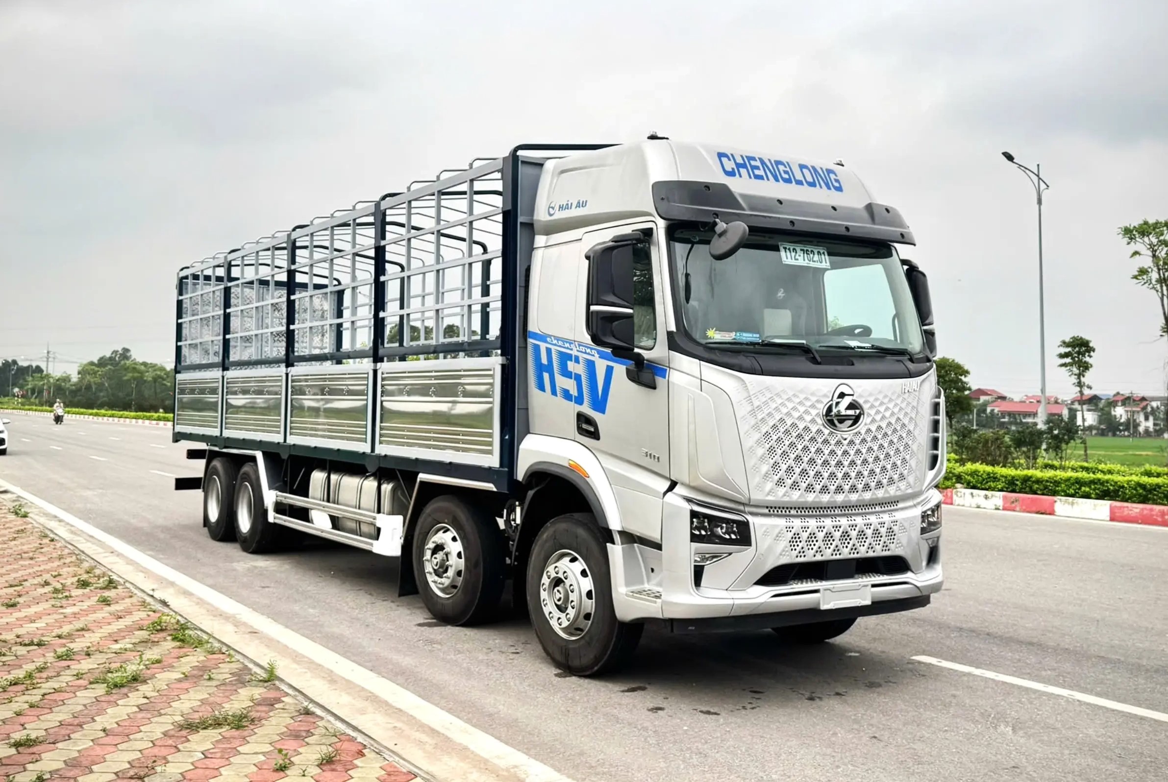 Tải 4 chân Chenglong H5V 310Hp Thùng 9m9